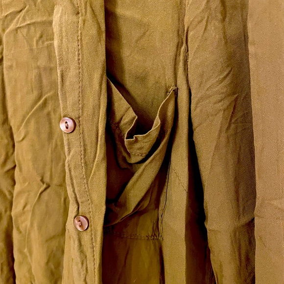 Flowy hi lo olive green blouse, soft and light weight - Picture 5 of 5